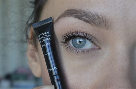 le volume révolution de chanel review|chanel revolution mascara.